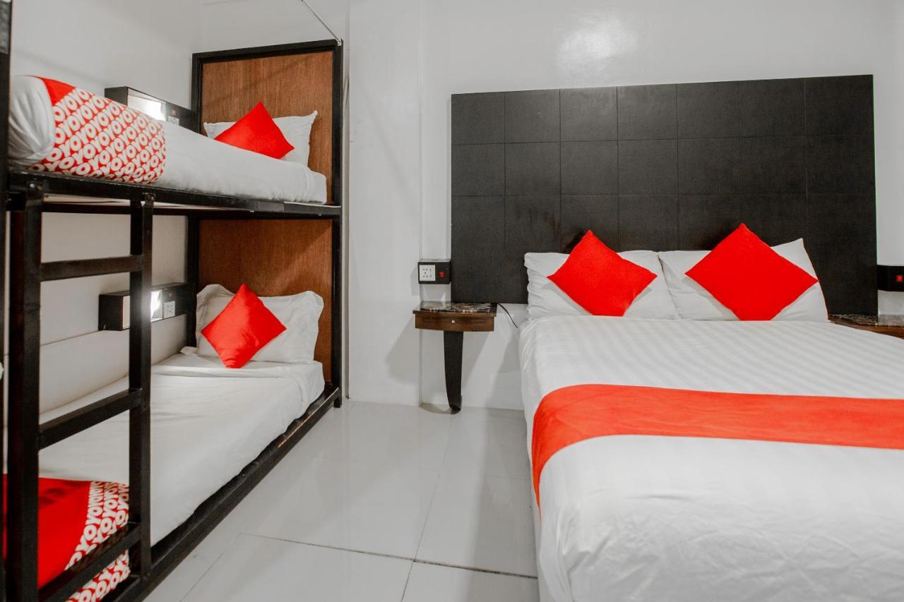 Super Oyo 134 The Bedstation Hotel Mandaluyong Exterior photo